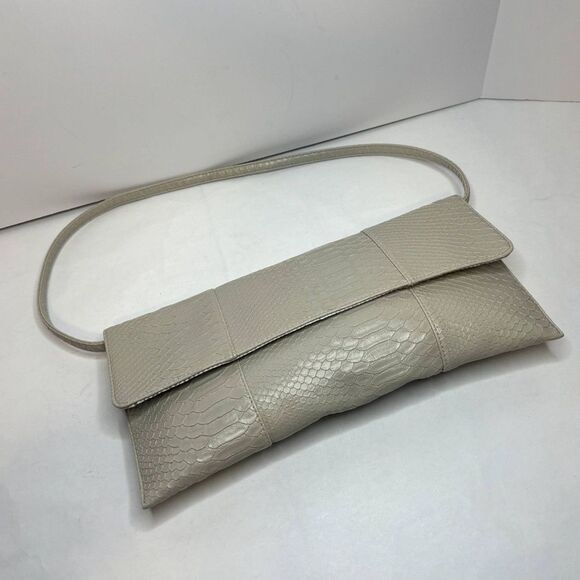 Jessica McClintock Alligator Print Beige Leather Flap Wide Clutch Handbag Purse - Picture 10 of 10